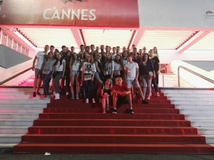 Na crvenom tepihu u Cannesu